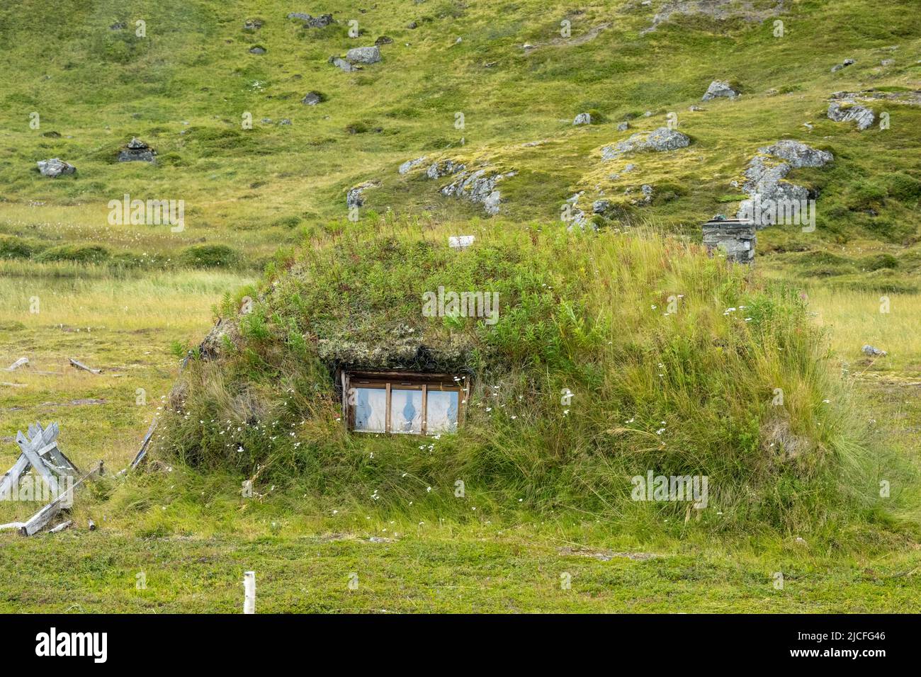 Norvège, Troms og Finnmark, près de Honningsvag, ancienne maison de terre norvégienne. Banque D'Images