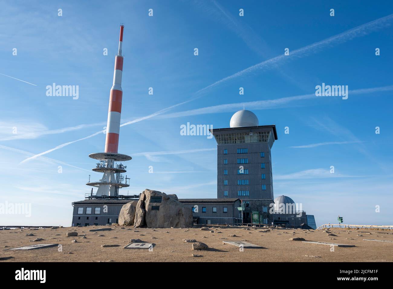 Plateau Brocken, mât de transmission, hôtel Brocken, Brocken, parc national de Harz, Schierke, Saxe-Anhalt, Allemagne Banque D'Images