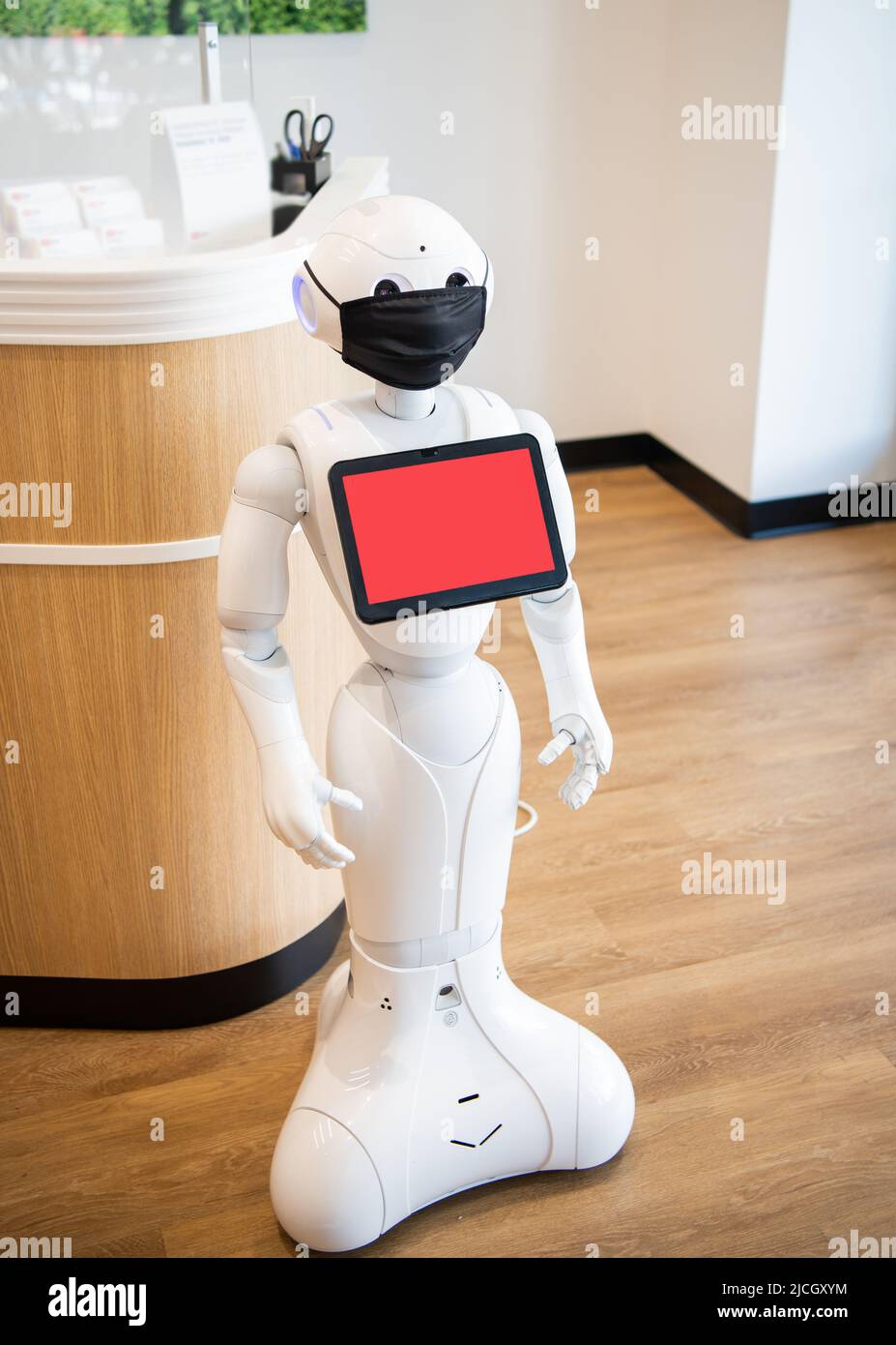 assistant robot futuriste technologie innovante dans un masque de protection avec espace de copie Banque D'Images