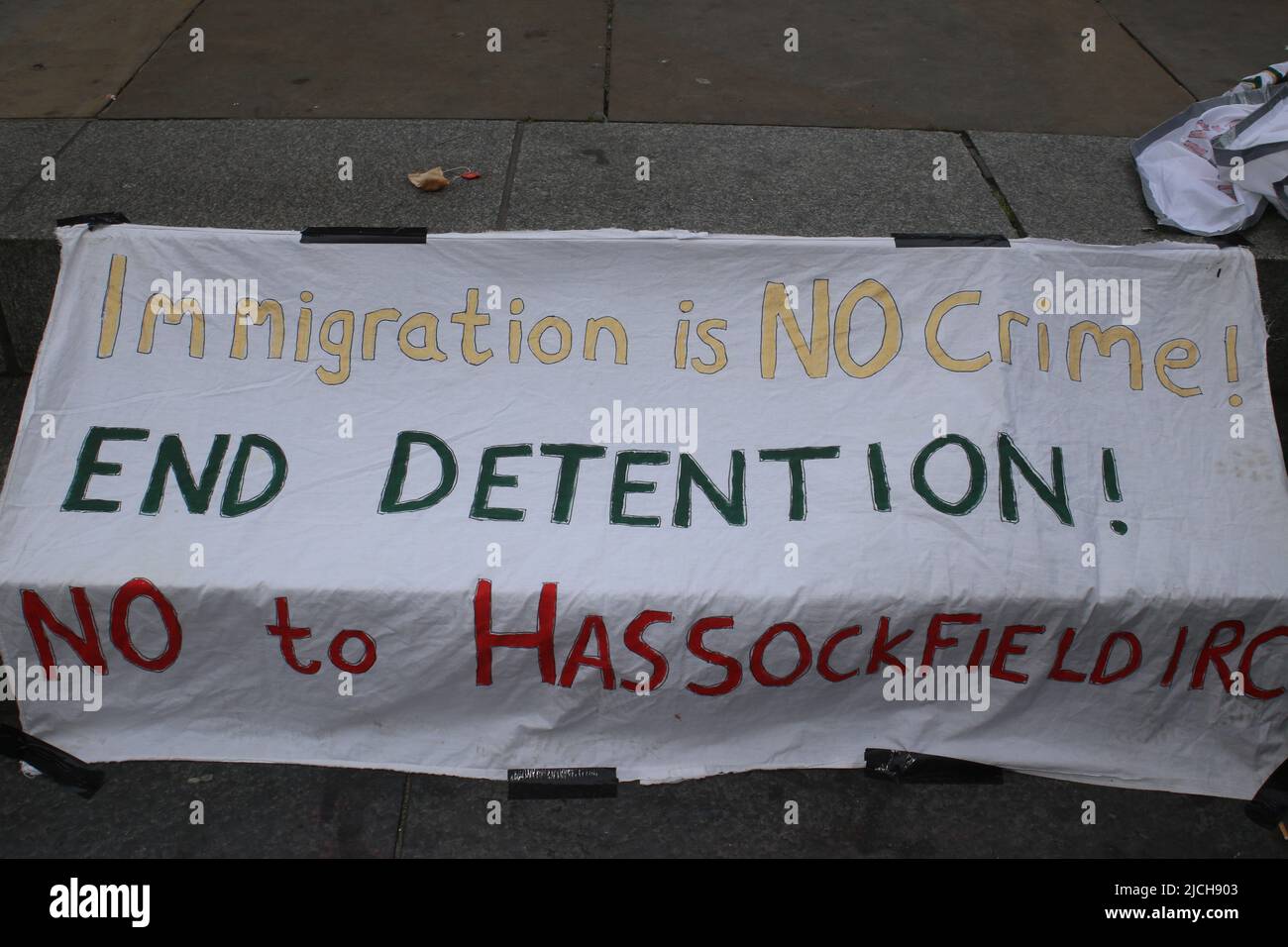 Newcastle upon Tyne, Royaume-Uni, 13th juin 2022, Rwanda manifestation d'expulsion contre le plan d'asile de la Grande-Bretagne au Rwanda, Gray's Monument, Newcastle upon Tyne, Royaume-Uni, 13th juin, 2022, Credit: DEW/Alamy Live News Banque D'Images