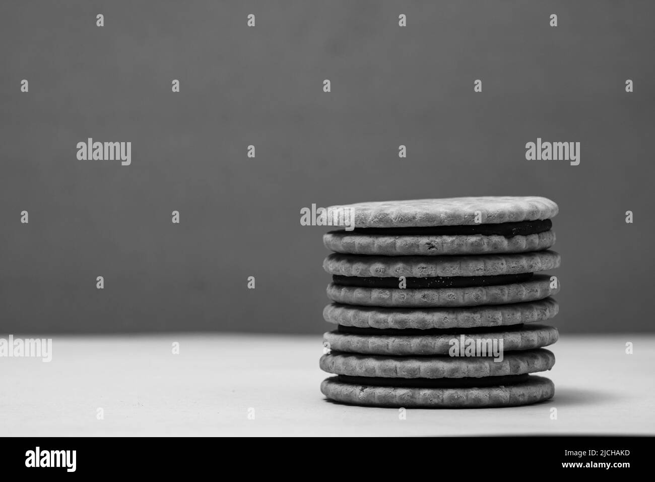 Biscuits ronds à la crème au chocolat, biscuits sandwich à la garniture au chocolat Banque D'Images