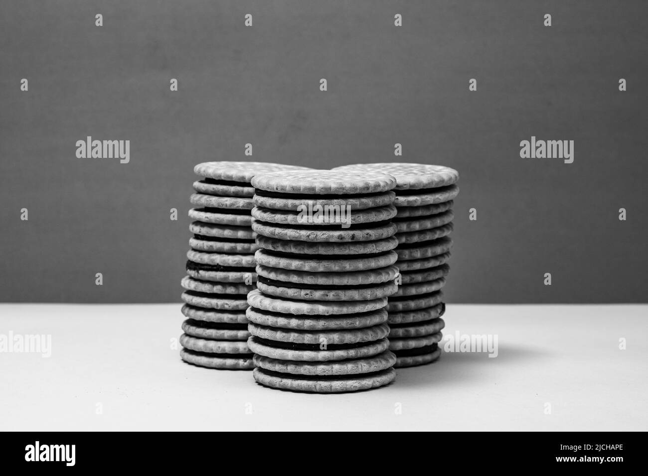 Biscuits ronds à la crème au chocolat, biscuits sandwich à la garniture au chocolat Banque D'Images