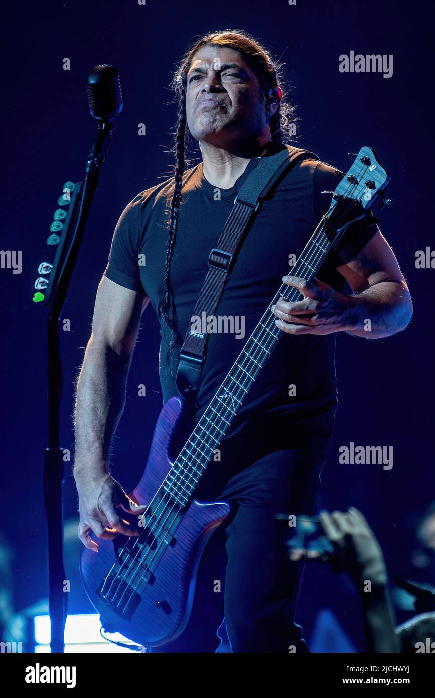 Herning, Danemark. 27th, mars 2018. Le groupe américain de métaux lourds Metalica joue un concert à Jyske Bank Boxen à Herning. Ici, le bassiste Robert Trujillo est vu en direct sur scène. (Crédit photo: Gonzales photo - Sebastian Dammark). Banque D'Images