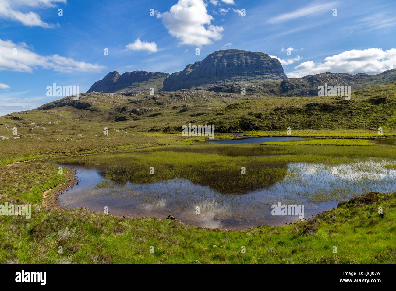 Suivlen, une montagne dans l'ouest lointain de l'Écosse. 731m haut. Banque D'Images