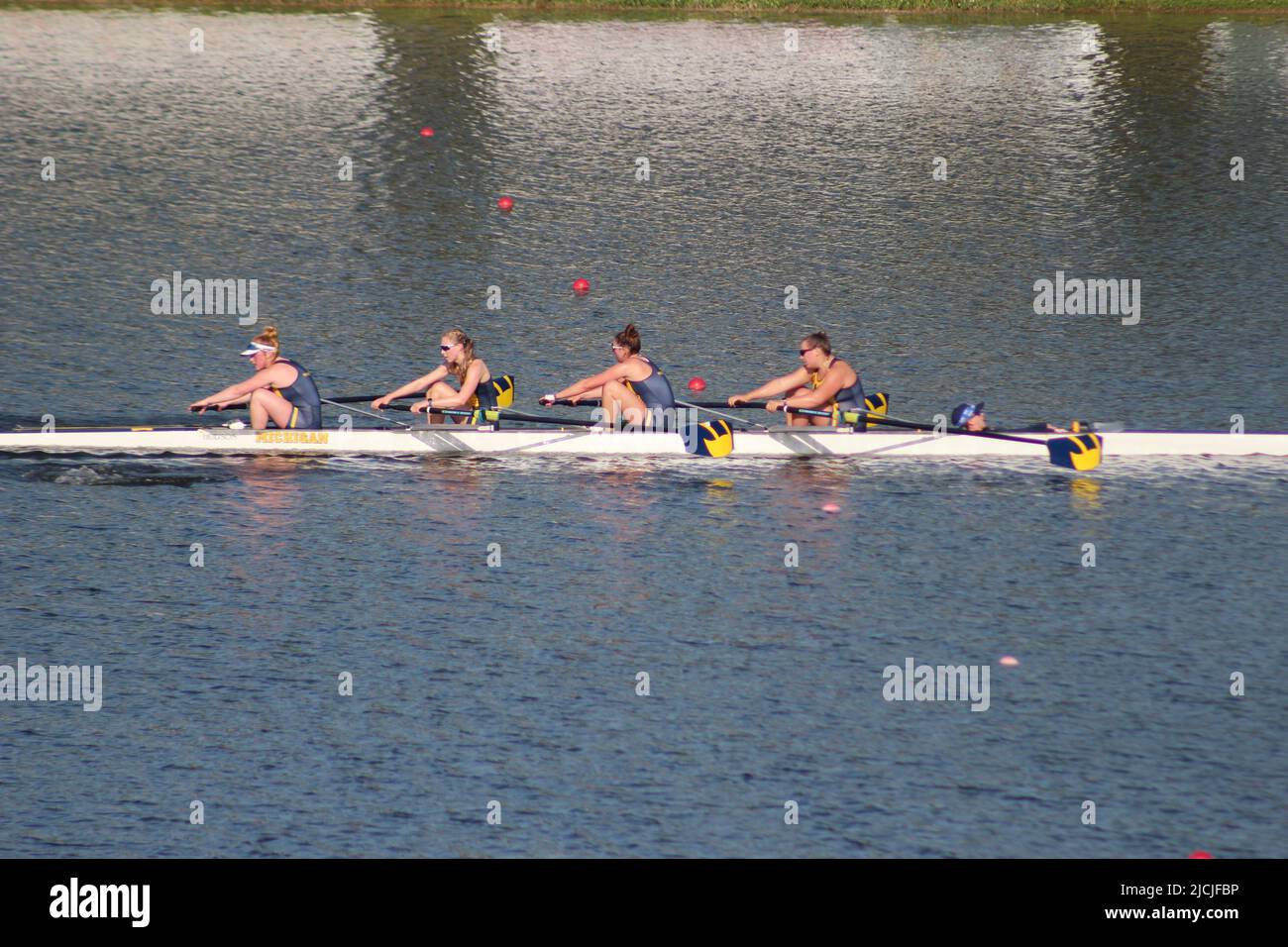 2022 équipe féminine de l'Université du Michigan à la grande compétition de régates sur invitation Sarasota Florida nathan benderson Park Crew 4 8 personnes bateaux rapide Banque D'Images