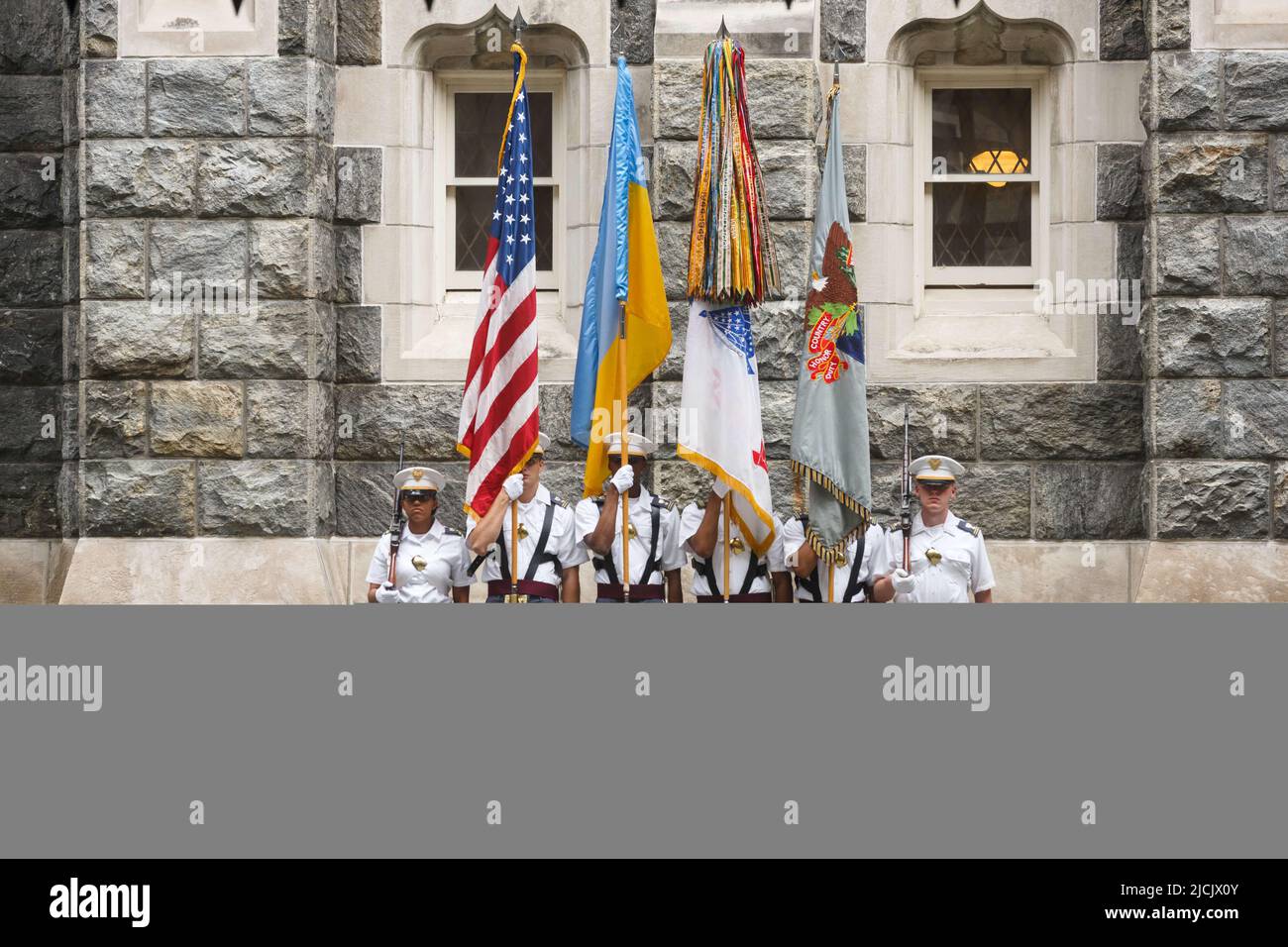 New York, États-Unis. 18th septembre 2017. Garde d'honneur de l'Académie militaire des États-Unis (USMA), également connue sous le nom de West point, Army, l'Académie est une académie de service fédéral de quatre ans coéducative située à West point, New York. L'Académie militaire des États-Unis (USMA), également connue sous le nom de West point ou simplement Army, est une académie de service des États-Unis à West point, New York. Il a été établi à l'origine comme un fort, puisqu'il est situé sur un terrain stratégique en hauteur surplombant le fleuve Hudson avec une vue panoramique, à 50 miles (80 km) au nord de la ville de New York. C'est la plus ancienne des cinq Etats-Unis Banque D'Images