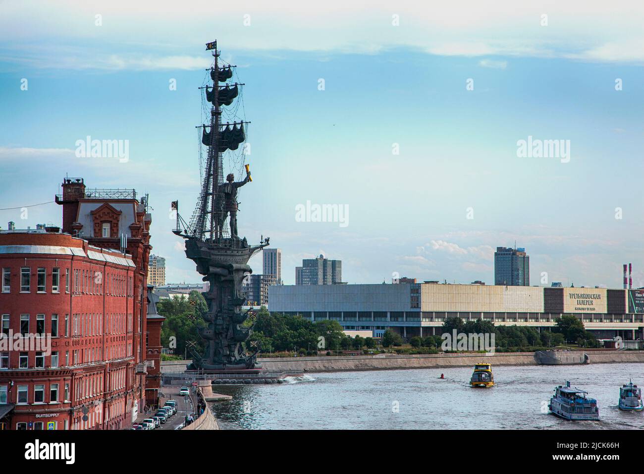 Vue sur la rivière de Moscou et la statue de Pierre le Grand, , Moscou, Russie, Europe Banque D'Images