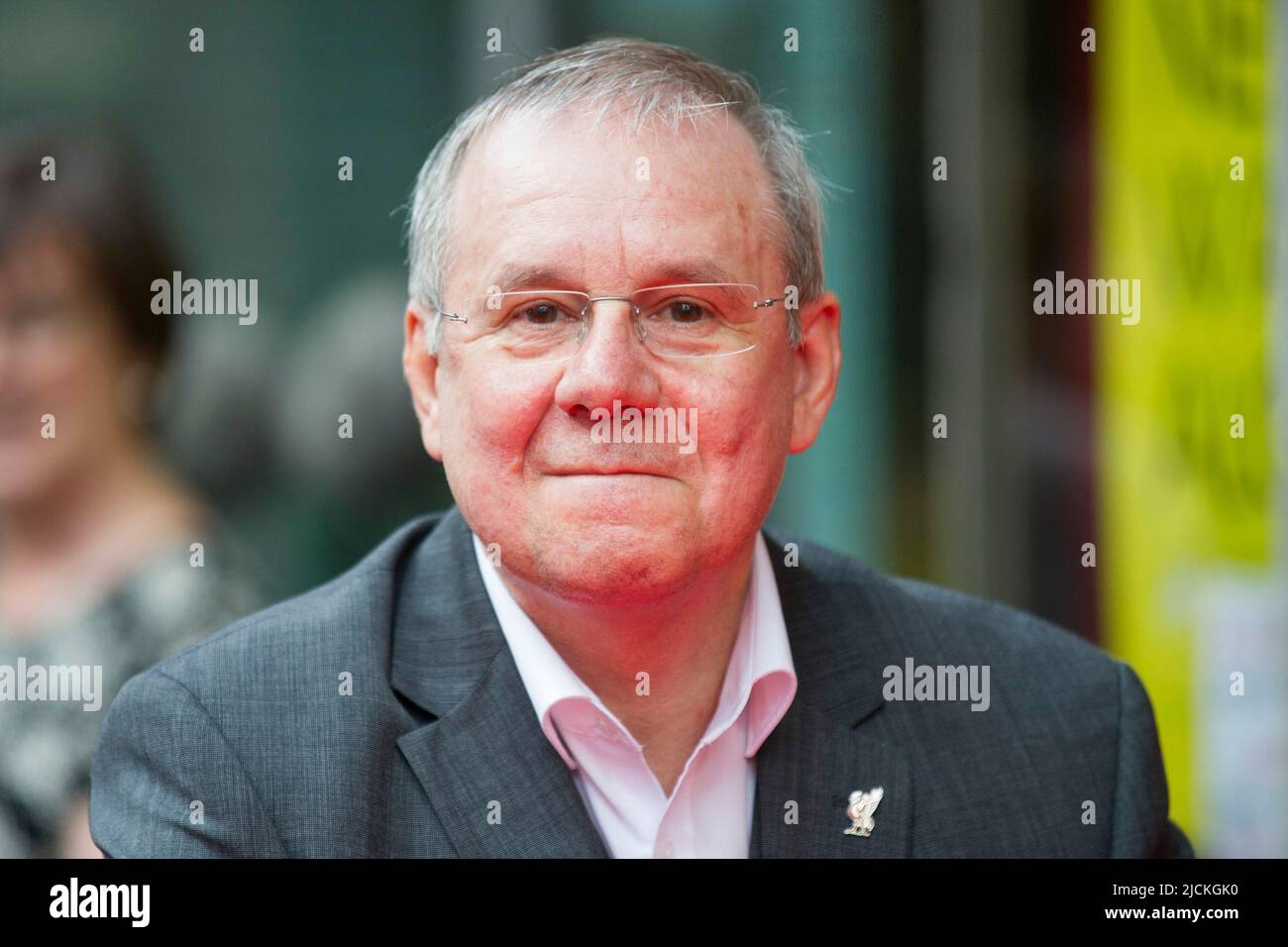 PHOTO D'ARCHIVE: Joachim KROL aura 65 ans sur 17 juin 2022, Joachim KROL (KRvÉ-ìl, acteur) présente le film, première de film 'YouvÇ€¥ll Never Walk Alone', 16 mai 2017, dans le Lichtburg à Essen, Vé Çvým Banque D'Images