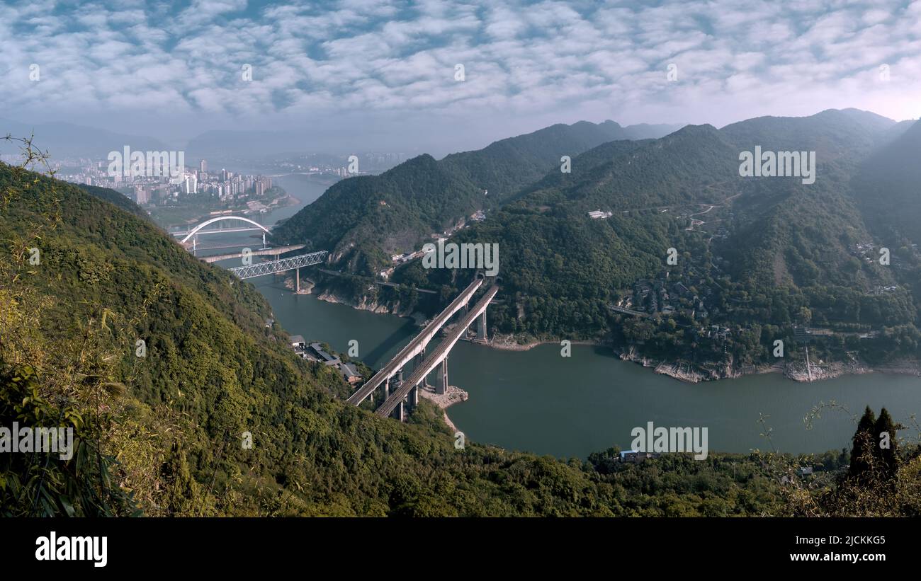 Chongqing beibei huit pont jade paysage vert sur la rivière jialing Banque D'Images