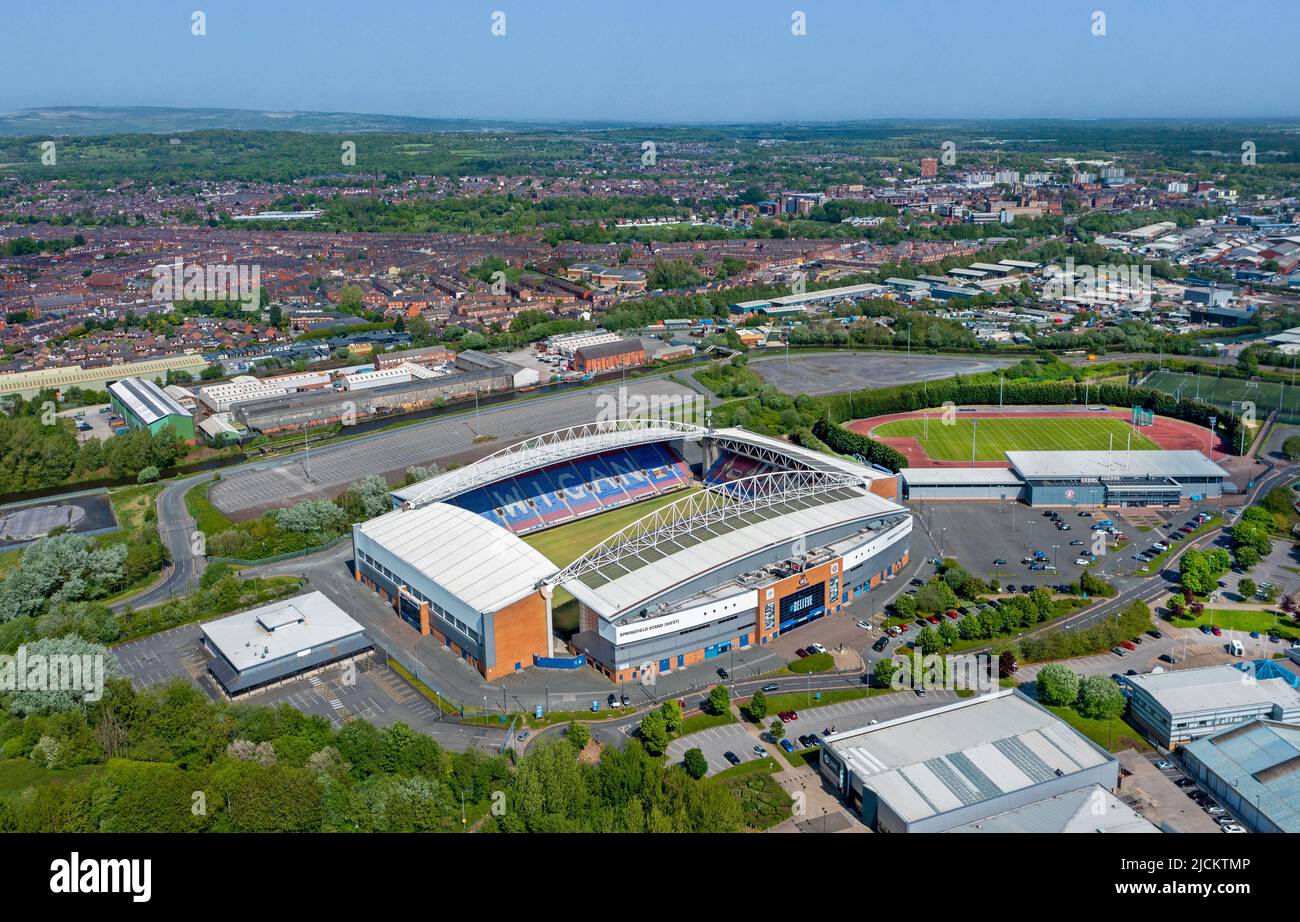 Image aérienne du DW Stadium, stade de Wigan Athletic et Wigan Warriors. 13th mai 2022. Banque D'Images