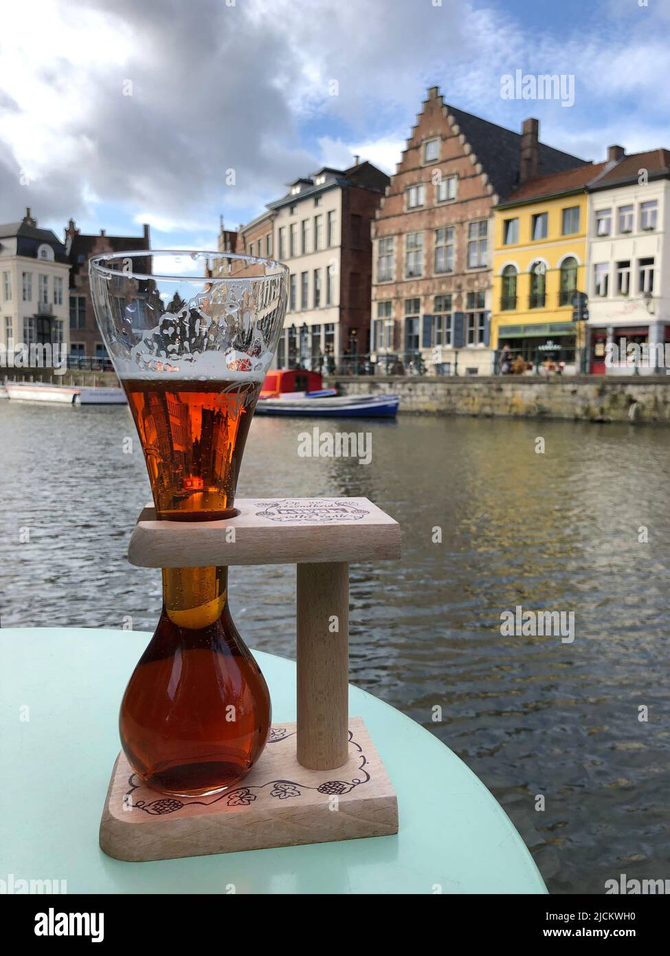 Pauwel Kwak avec une vue de Gand en arrière-plan, Belgique Banque D'Images