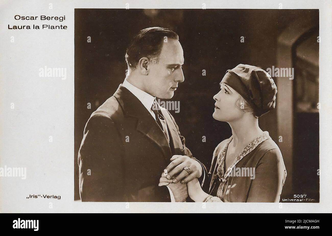 Portrait de Laura la plante et Oscar Beregi dans Butterflies in the Rain (1926) - époque silencieuse d'Hollywood Banque D'Images