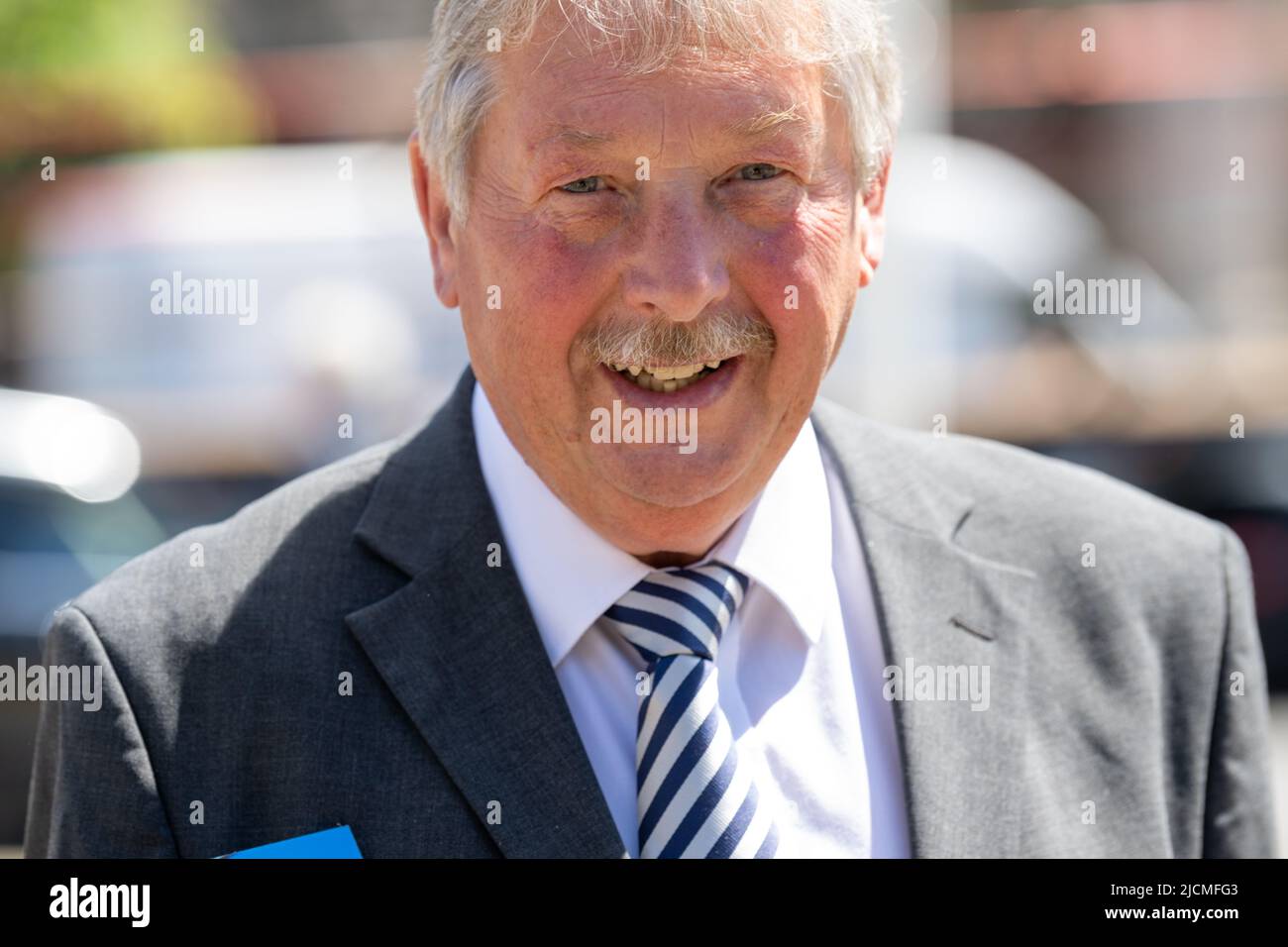 Londres, Royaume-Uni. 14th juin 2022. Compassion in Farming protestation contre les exportations d'animaux vivants à Parliament Square Londres Royaume-Uni, en photo Sammy Wilson, DUP MP pour East antrim, Credit: Ian Davidson/Alay Live News Banque D'Images