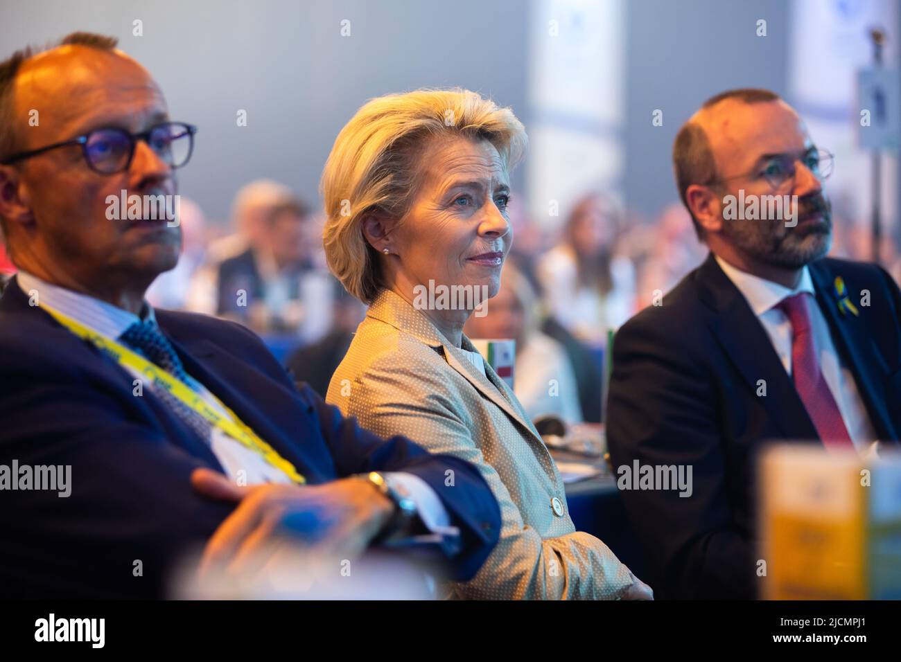 Ursula von der Leyen, chef de la Commission européenne, et Manfred Weber, ont élu président du PPE lors du Congrès du Parti populaire européen. Le Parti populaire européen (PPE) a conclu son Congrès de 27th à Rotterdam, co-organisé par Christen Democratisch Appèl (CDA). Ce Congrès a marqué la fin du mandat du président du PPE Donald Tusk. Ardent défenseur de la primauté du droit et des valeurs européennes, Tusk a mené le parti dans des périodes difficiles marquées par une pandémie mondiale, l'érosion des principes démocratiques et l'invasion russe de l'Ukraine. (Photo de Mykhaylo Palinchak/SOPA Images/Sipa USA Banque D'Images