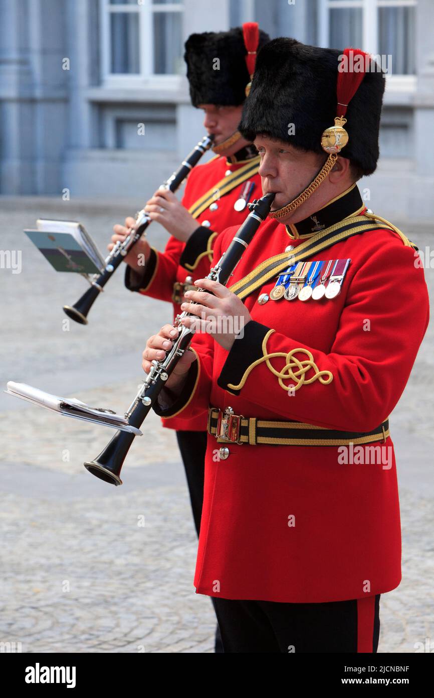 Le groupe militaire du corps royal des transmissions à la Duchesse du bal de Richmond au Palais Egmont à Bruxelles, Belgique Banque D'Images