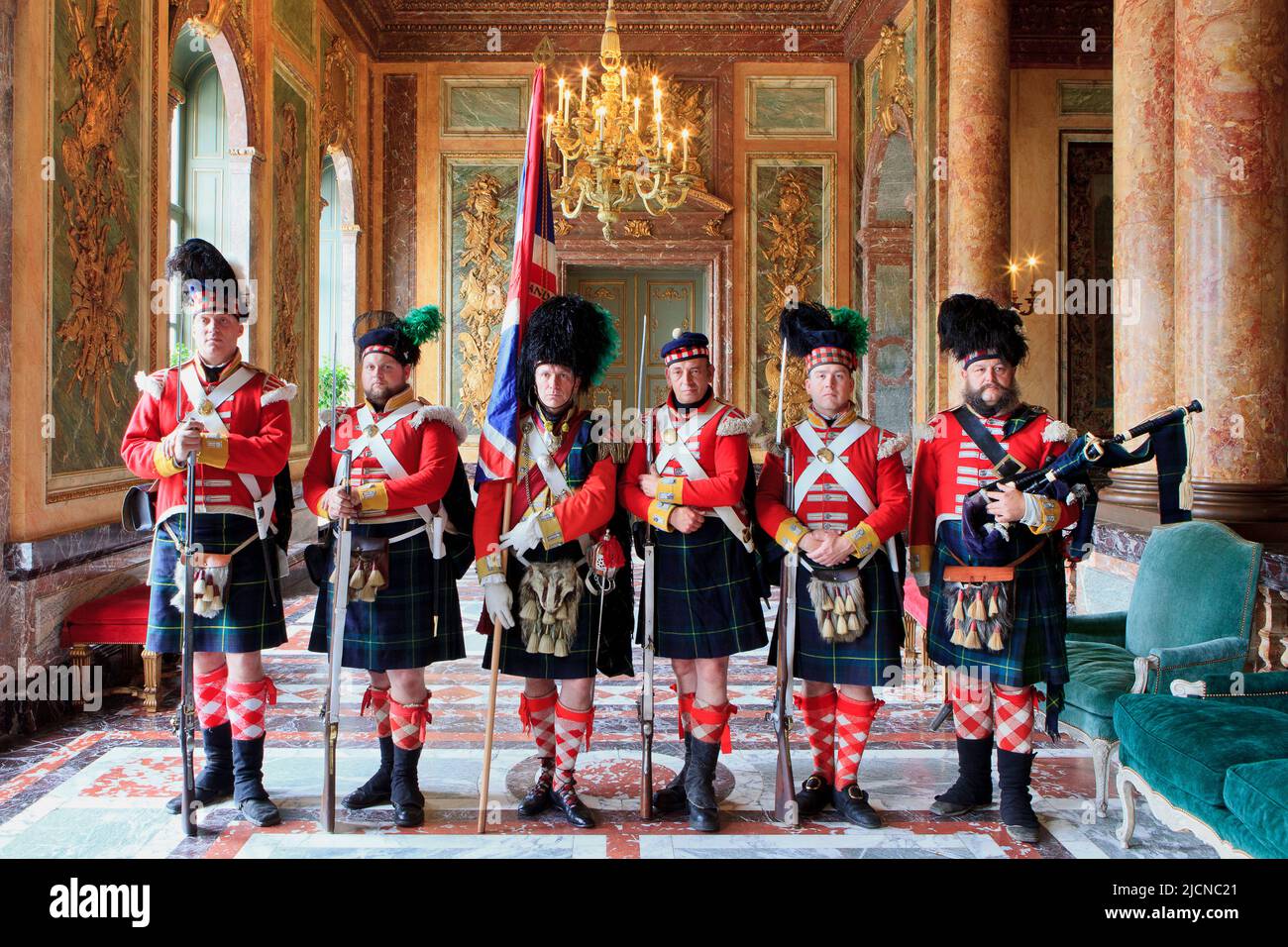 Soldats du 92nd (Gordon Highlanders) Regiment de pied à la Duchesse de Richmond's ball au Palais Egmont à Bruxelles, Belgique Banque D'Images