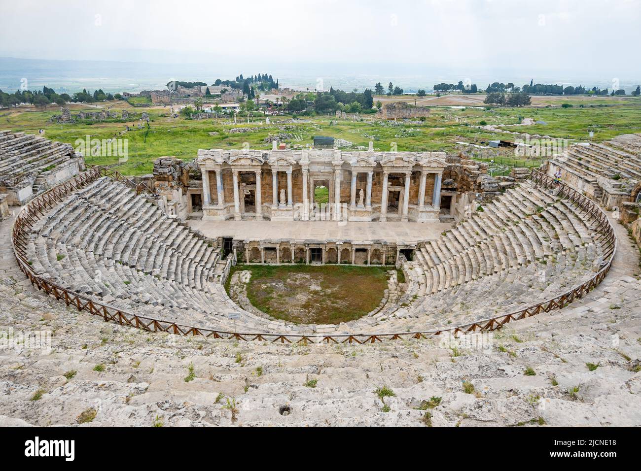 Amphithéâtre romain à l'ancienne Hiérapolis, Pamukkale, Türkiye. Banque D'Images