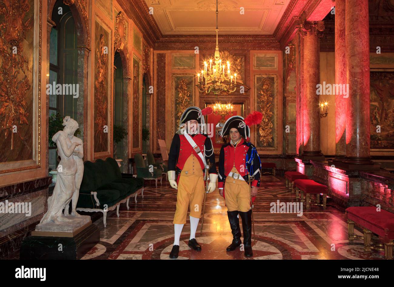 Deux officiers de la Gendarmerie impériale française à la