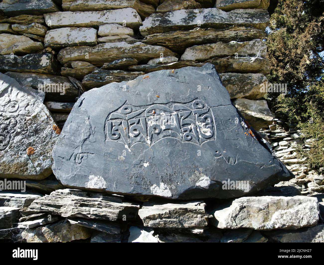 L'escalade du pic de Pisang, l'un des plus célèbres sommets de la région d'Annapurna, se trouve sur le chemin du plus haut col du monde. Banque D'Images