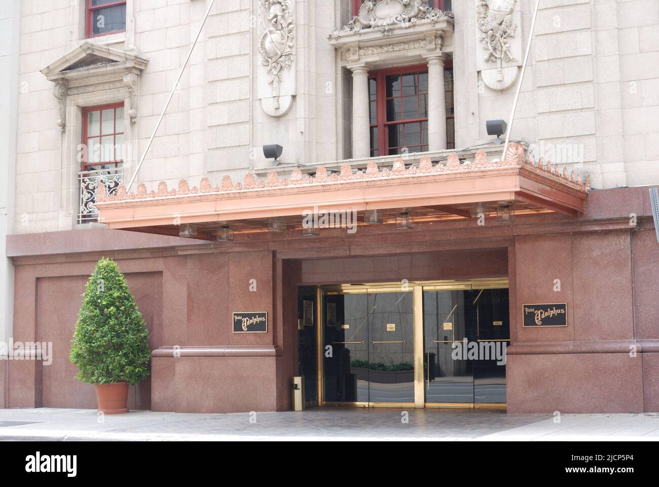 Entrée à l'hôtel Adolphus dans le centre-ville de Dallas, Texas Banque D'Images