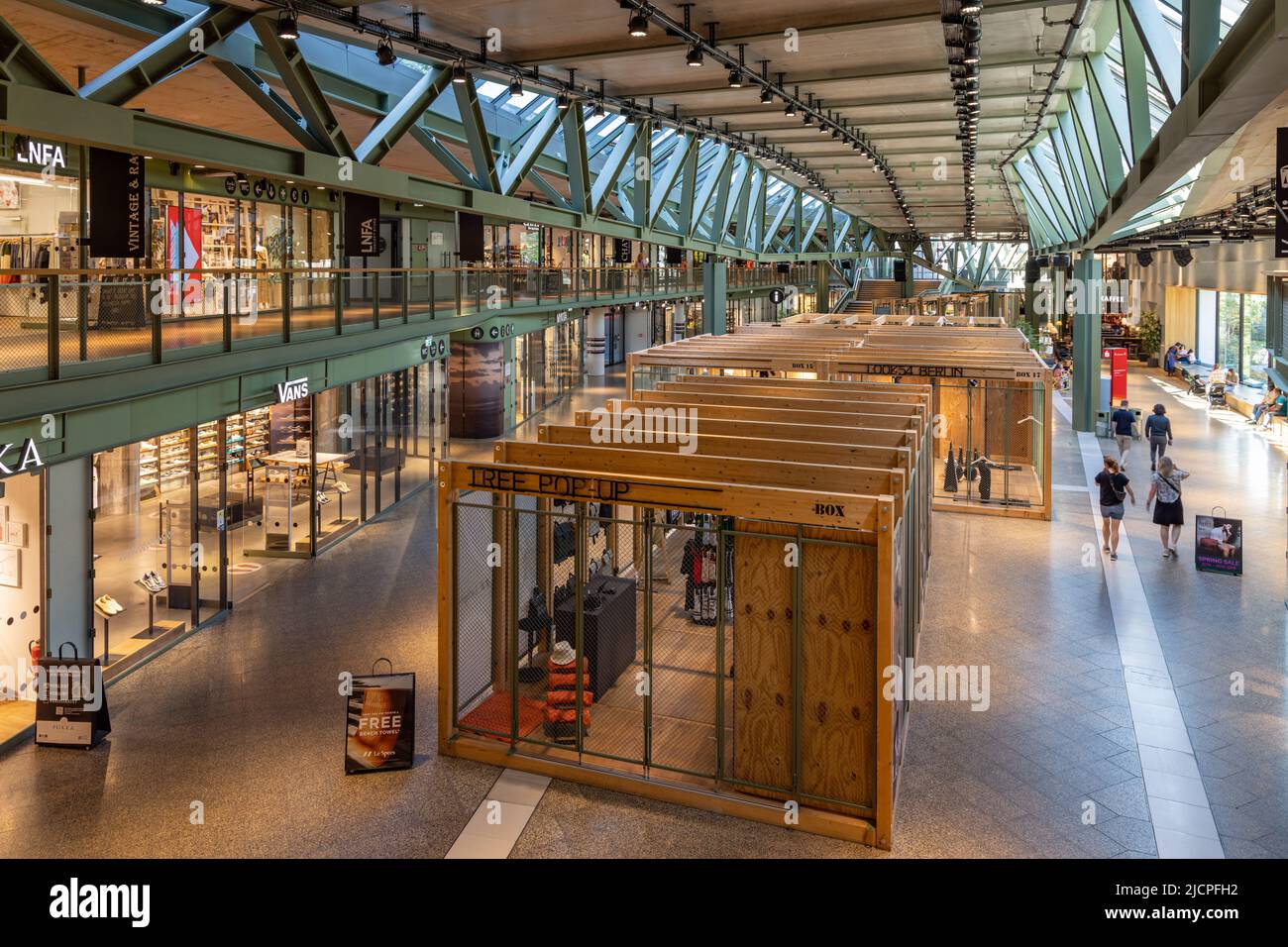 Intérieur du centre commercial de bikini Berlin, Charlottenburg, Berlin Ouest, Allemagne Banque D'Images