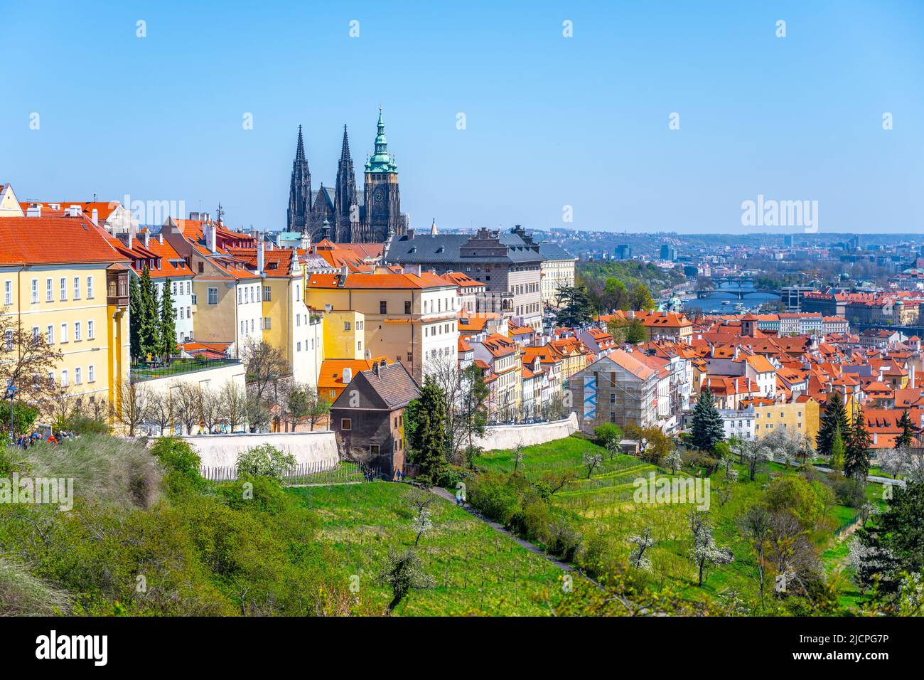 Château de Prague le jour ensoleillé du printemps Banque D'Images