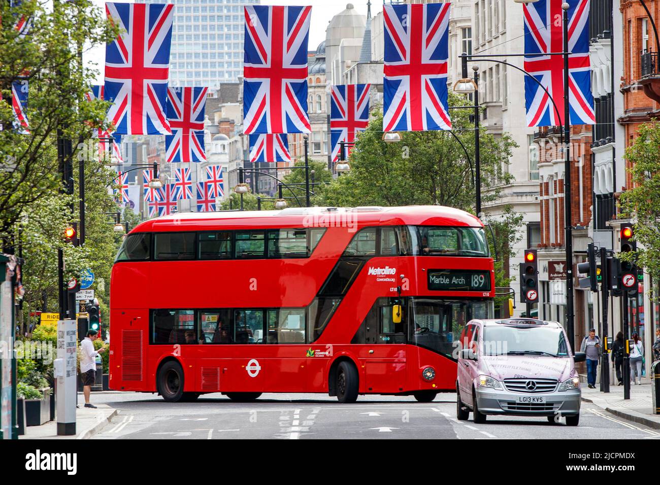 Red London Double Decker bus, route 189 à Marble Arch sur Oxford Street, Londres, Angleterre, Royaume-Uni le mercredi, 18 mai 2022. Banque D'Images
