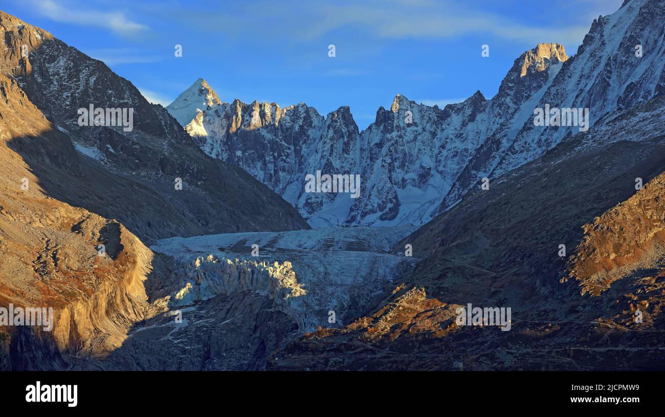 France, haute-Savoie (74) massif du Mont-blanc, aiguille du Dolent, les Courtes, les Droites, glacier d'Argentière Banque D'Images