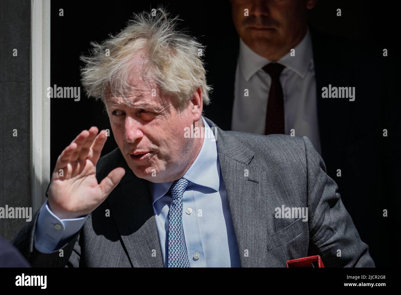 Londres, Royaume-Uni. 15th juin 2022. Boris Johnson, député du Premier ministre britannique, quitte aujourd'hui le 10 Downing Street pour les PMQ au Parlement. Credit: Imagetraceur/Alamy Live News Banque D'Images