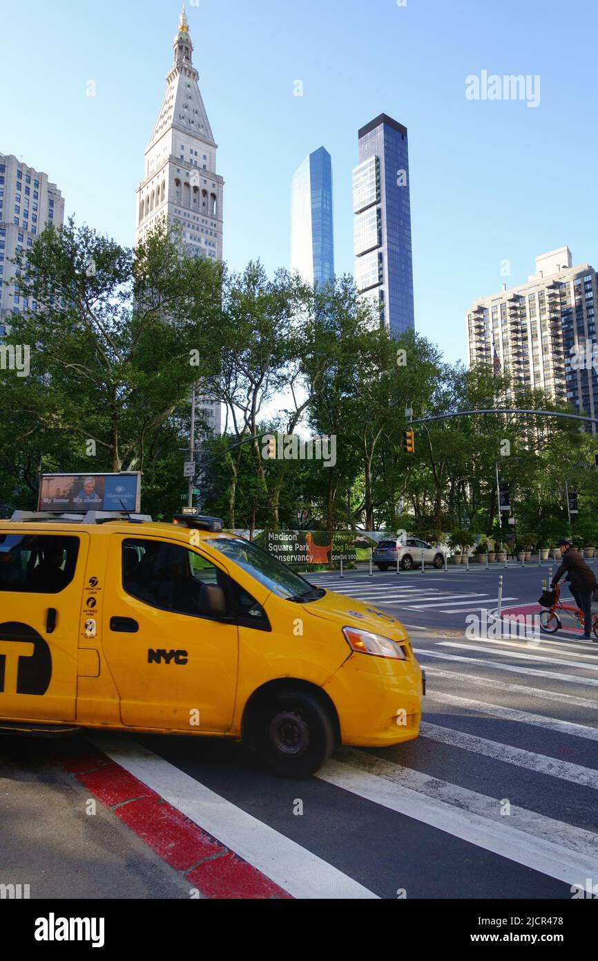Taxi devant le parc Madison Square Banque D'Images