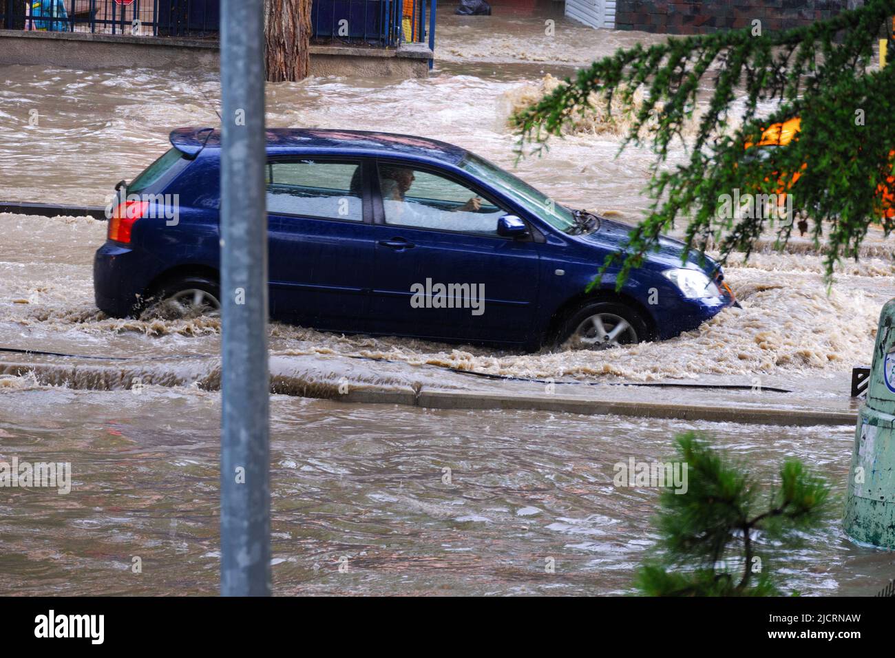 Voitures inondées Banque de photographies et d’images à haute résolution Alamy