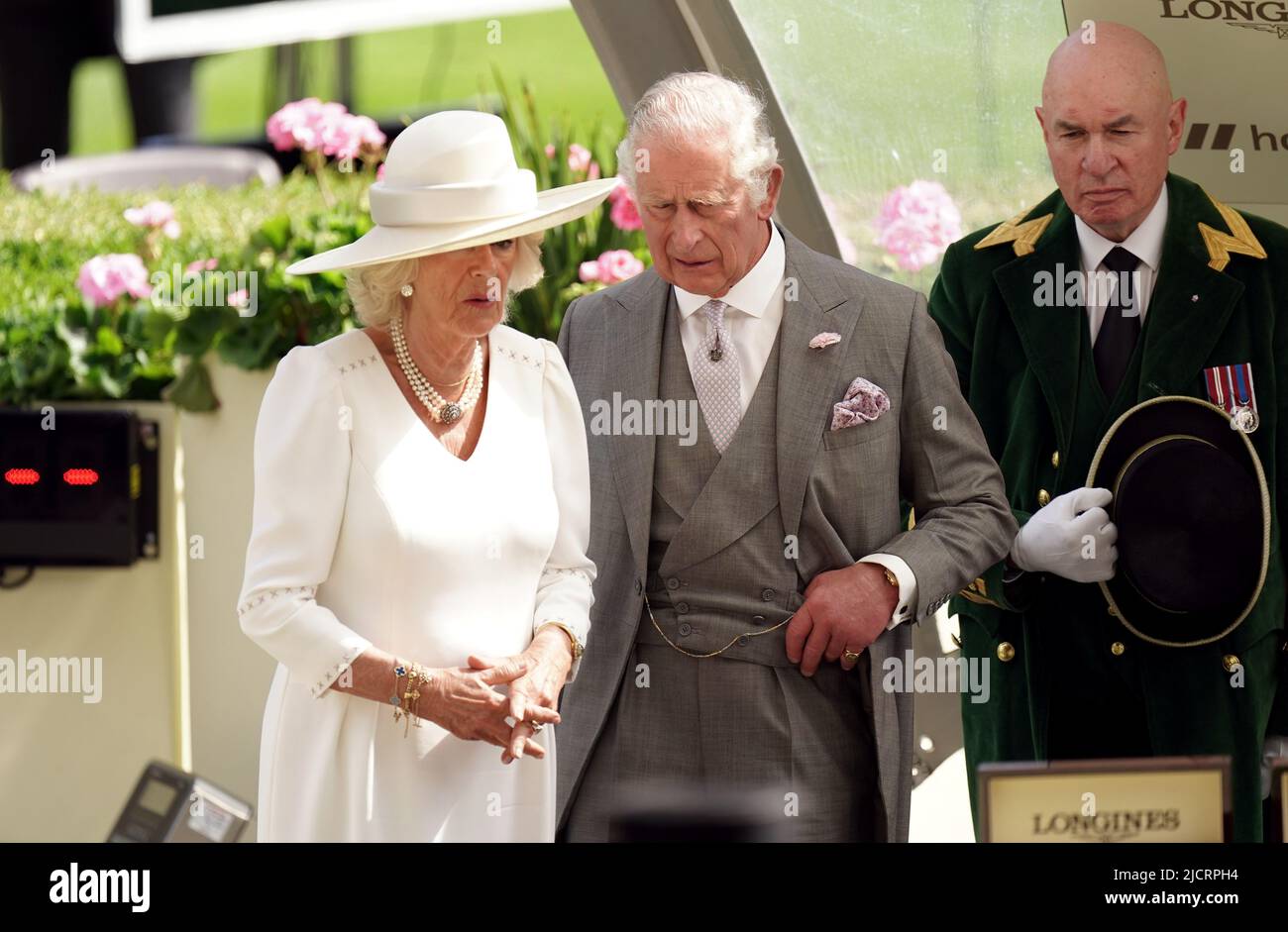 Le Prince de Galles et la duchesse de Cornouailles pendant la deuxième journée de Royal Ascot à l'hippodrome d'Ascot. Date de la photo: Mercredi 15 juin 2022. Banque D'Images