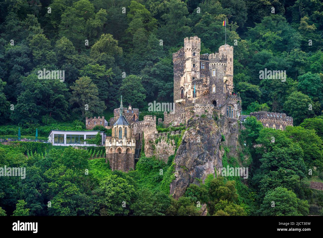 Châteaux le long de la rivière Rhin Allemagne vieux bâtiments très romantique grande architecture tours murs chevalier ' jeux de chevalier ' St.Goar Rhénanie Pfalz Mus Banque D'Images