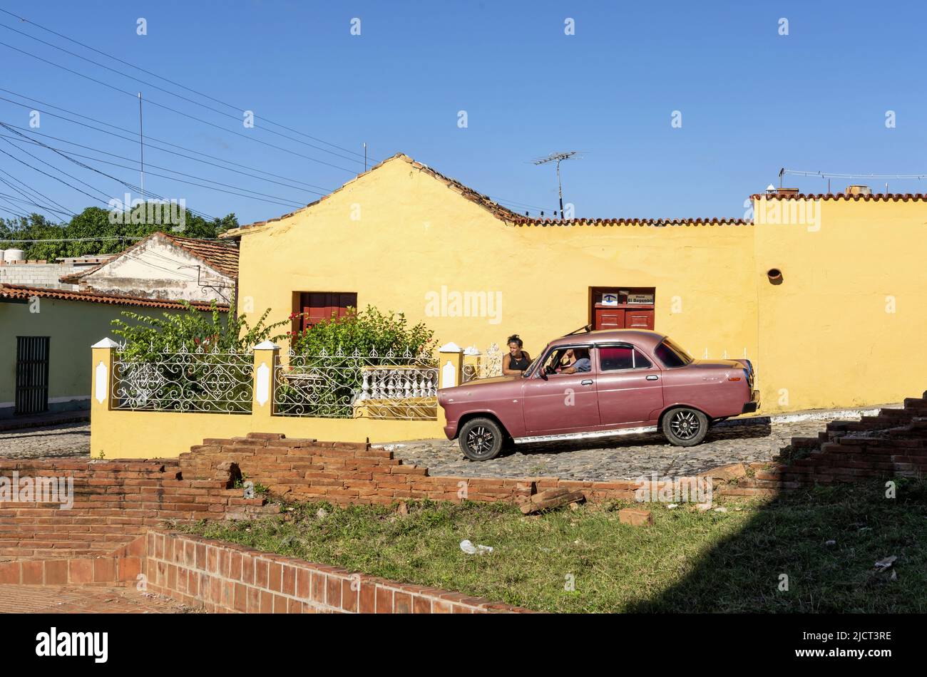 Vieille voiture dans la rue à Trinidad, Cuba Banque D'Images