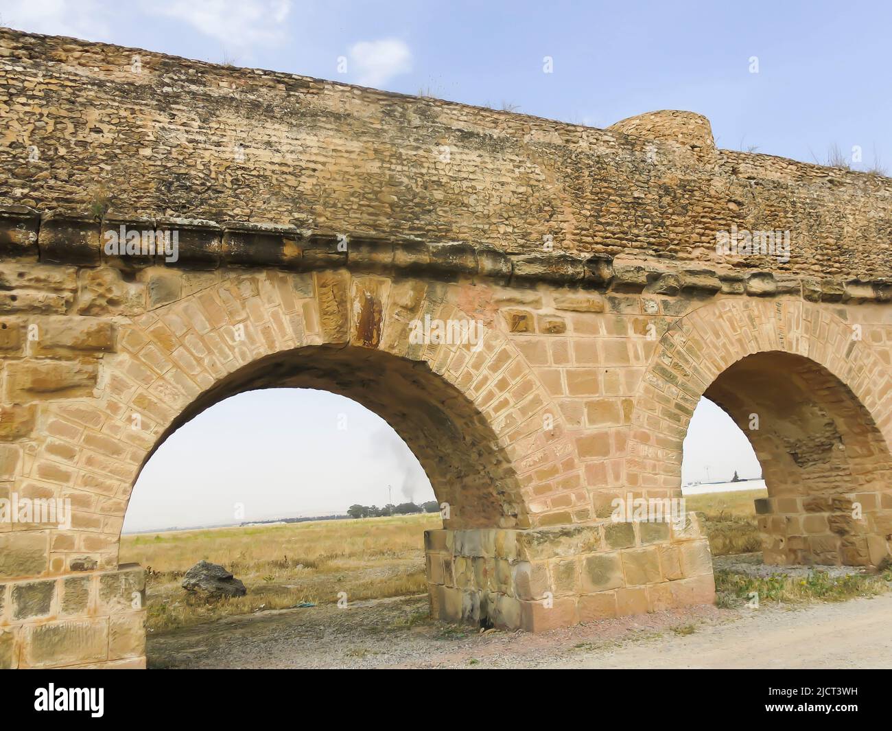 Vue partielle de l'aqueduc romain - Tunisie Banque D'Images