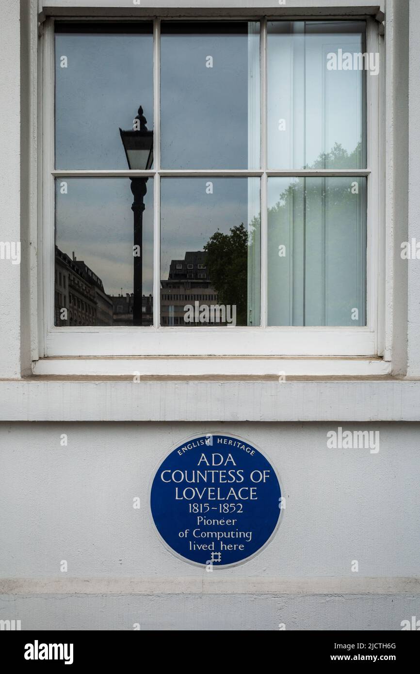 ADA Lovelace Blue plaque London - Ada Comtesse de Lovelace 1815-1852 pionnier de l'informatique a vécu ici - 12 St James's Square, Westminster, Londres. Banque D'Images