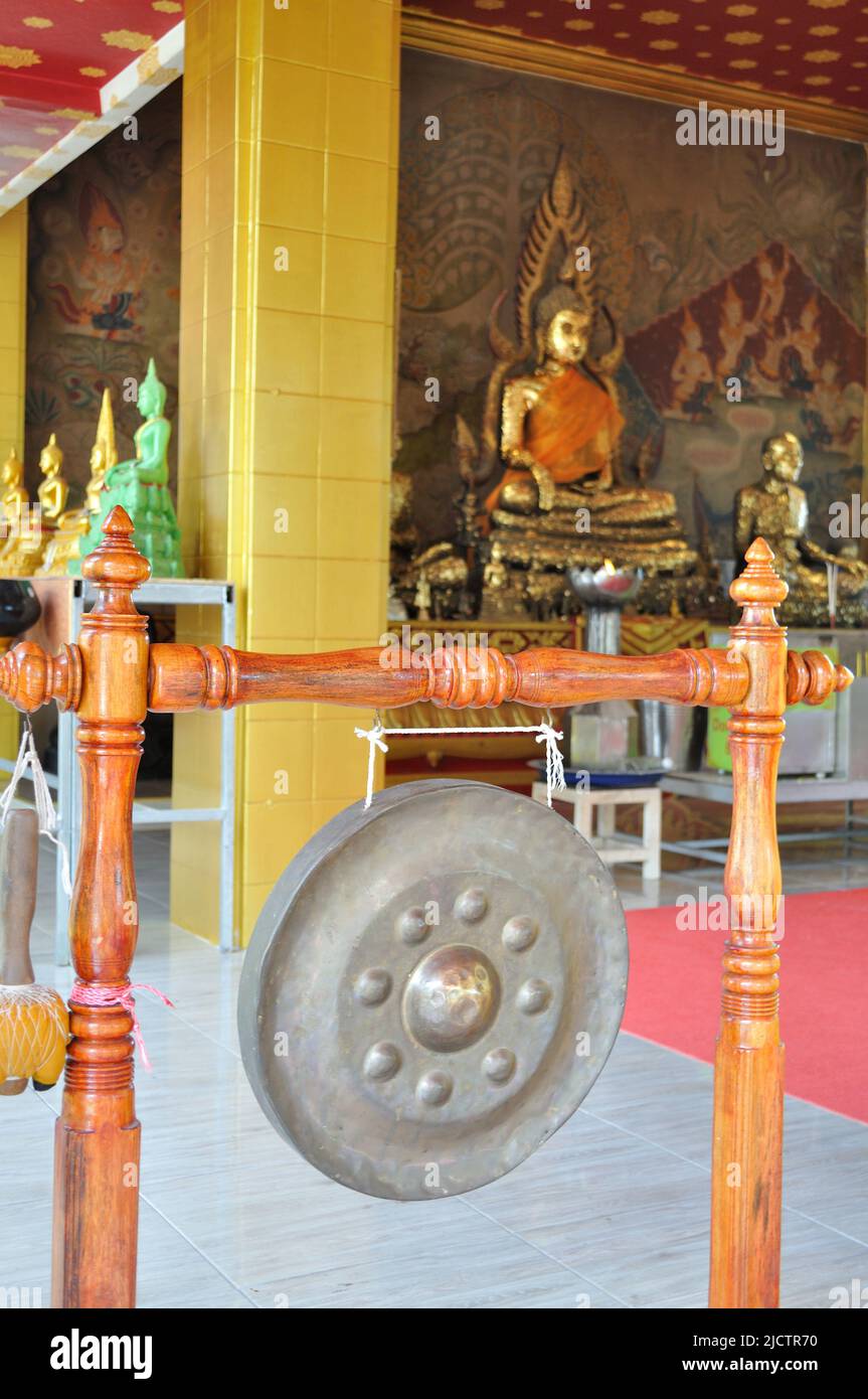 Gong bouddhiste dans le temple thaïlandais - Pattaya, Thaïlande Banque D'Images