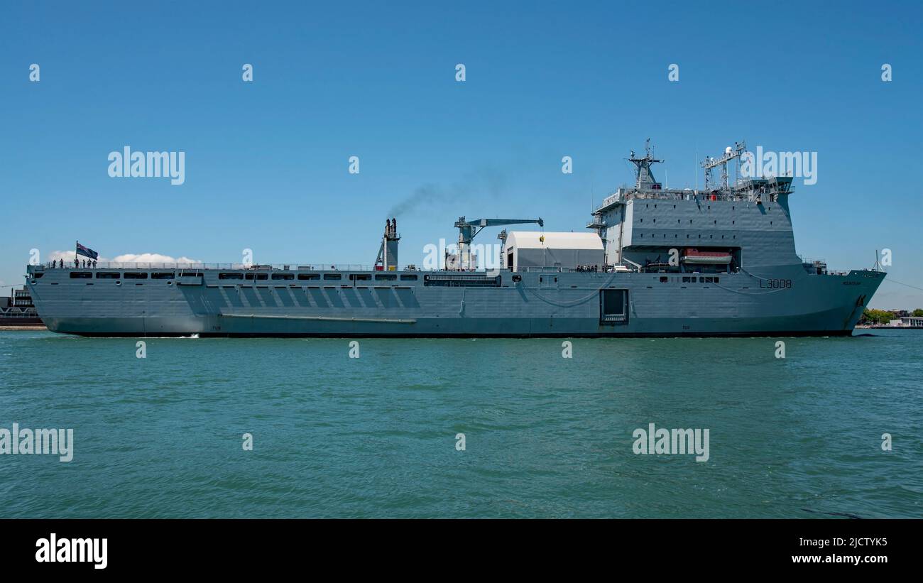 Le quai de navires d'atterrissage auxiliaire de la flotte royale (LSD(A) RFA Mounts Bay (L3008) faisant une visite rare à Portsmouth, Royaume-Uni, le 14th juin 2022. Banque D'Images