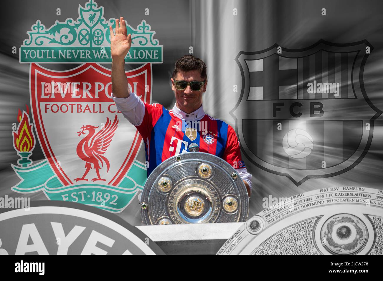 Munich, Allemagne. 16th juin 2022. Photo d'image symbolique : Robert Lewandowski pourrait bientôt s'installer au FC Barcelone ou au FC Liverpool. Description originale : Robert Lewandowski fait ses adieux lors de la célébration du championnat du FC Bayern Munich dans la mairie de Munich, en Allemagne, sur 15 mai 2022. Le FC Bayern vient de remporter la Bundesliga consécutive en 10th, un record. (Photo par Alexander Pohl/Sipa USA) crédit: SIPA USA/Alay Live News Banque D'Images
