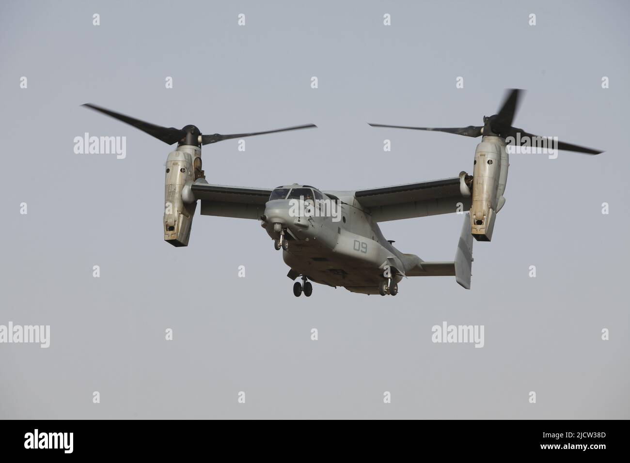 Un avion à voilure tournante MV-22 Osprey du corps des Marines des États-Unis se prépare à atterrir à Kajaki, en Afghanistan, au 5 février 2012. Le MV-22 Osprey était en train de tomber Banque D'Images