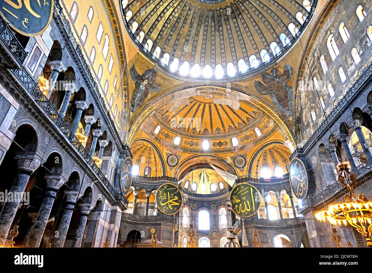 Intérieur de la mosquée Sainte-Sophie à Istanbul Turquie Banque D'Images