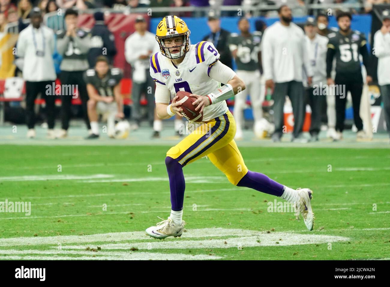 Le quarterback LSU Joe Burrow en action pendant le match Fiesta Bowl. Banque D'Images