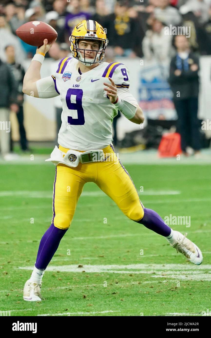 Le quarterback LSU Joe Burrow en action pendant le match Fiesta Bowl. Banque D'Images