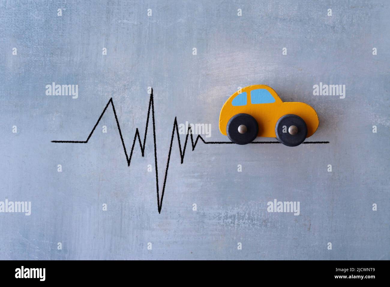 Ligne Heartbeat et voiture jouet. Réparation automatique, concept atelier voiture. Banque D'Images