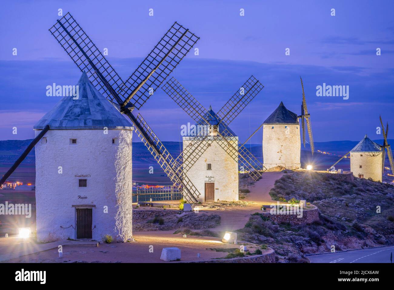 Moulins à vent, Consuegra, Tolède, Castilla-la Mancha, Espagne, Europe Banque D'Images