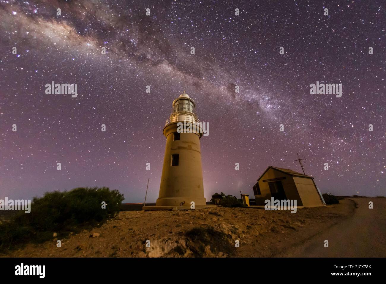 La voie lactée la nuit au phare de Vlamingh Head, Exmouth, Australie occidentale, Australie, Pacifique Banque D'Images