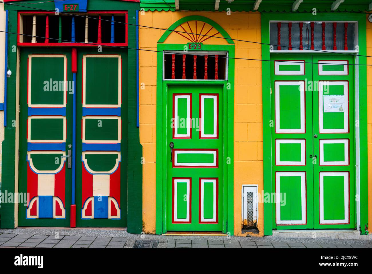 Maisons colorées à Filandia, site classé au patrimoine mondial de l'UNESCO, Paysage culturel du café, Quindio, Colombie, Amérique du Sud Banque D'Images