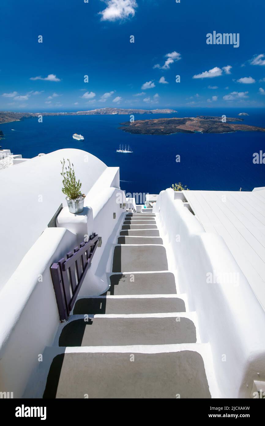 Santorini, escaliers avec vue sur la mer et Caldera, Santorini, Cyclades, les îles grecques, Grèce, Europe Banque D'Images