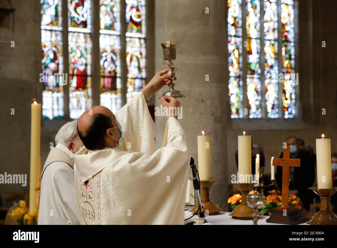 Messe du dimanche à l'église Saint Nicolas, Beaumont-le-Roger, Eure, France, Europe Banque D'Images
