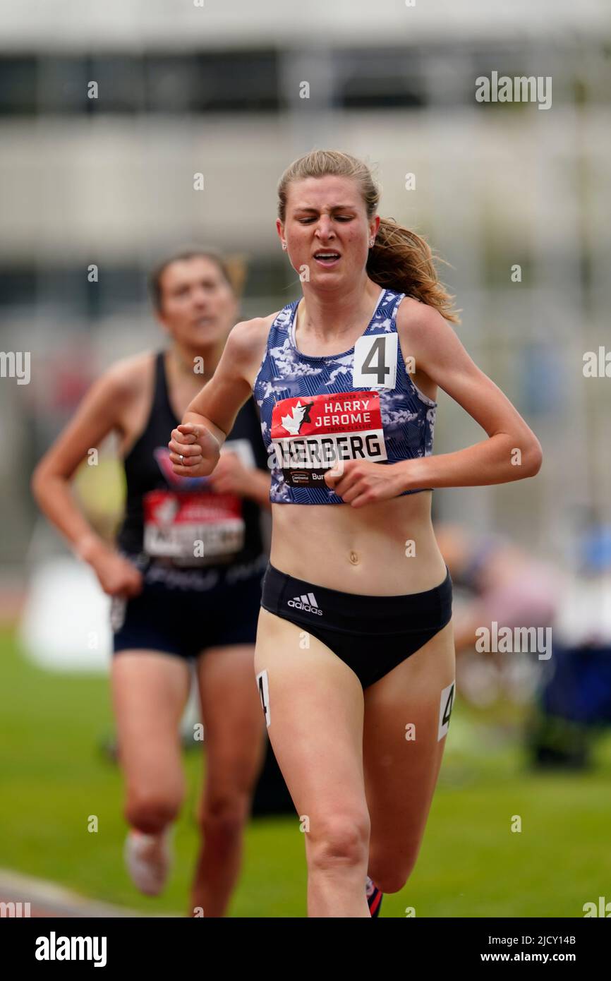 Haley Herberg (États-Unis) gagne avec un temps de 4:19:37 dans la course féminine 1500m au Vancouver Sun 39th, Harry Jerome International Track Classic au Swangard Stadium, à Burnaby, Canada, 14 juin 2022 photo Credit: Wesley Shaw: Shotbug Press Banque D'Images